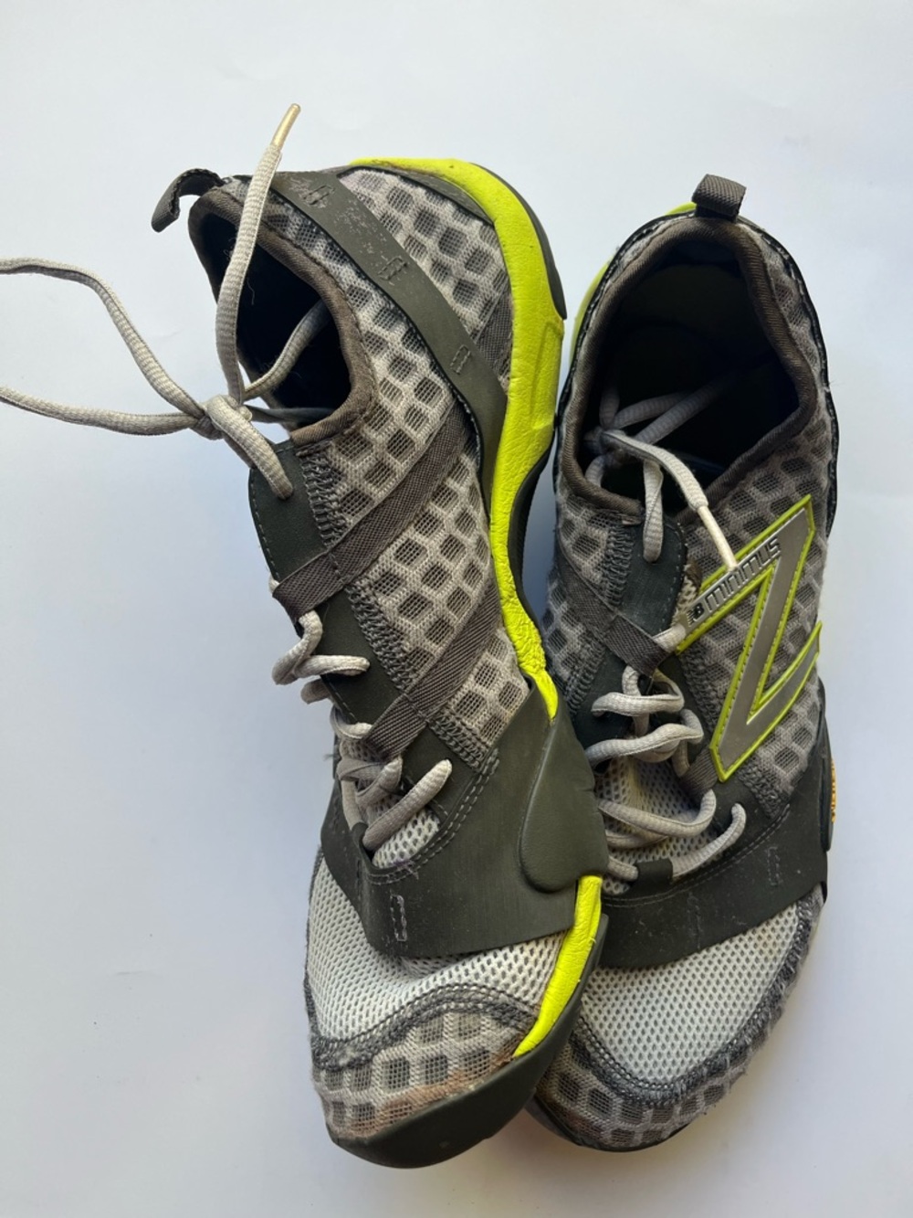 New Balance Minimus Gray & Yellow Men's Athletic Shoes Vibram Soles - Picture 2 of 3